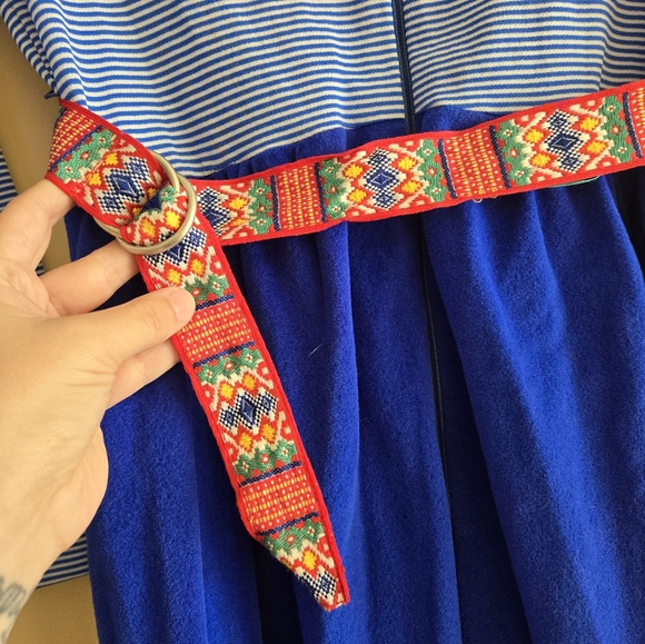 1970s Vintage Longsleeve Maxi Dress With Embroidered Belt - Picture 3 of 8